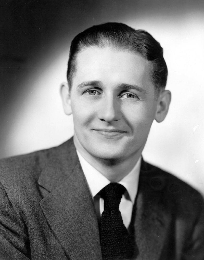 800px-Alan_Young_circa_1944